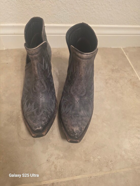Ariat Shoes - Women’s Distressed Dark Gray Western Ankle Boots